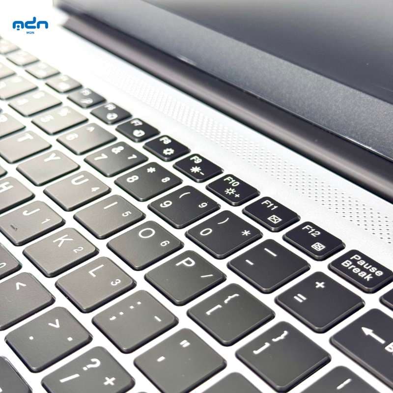 MDN 133 Pro Laptop 7